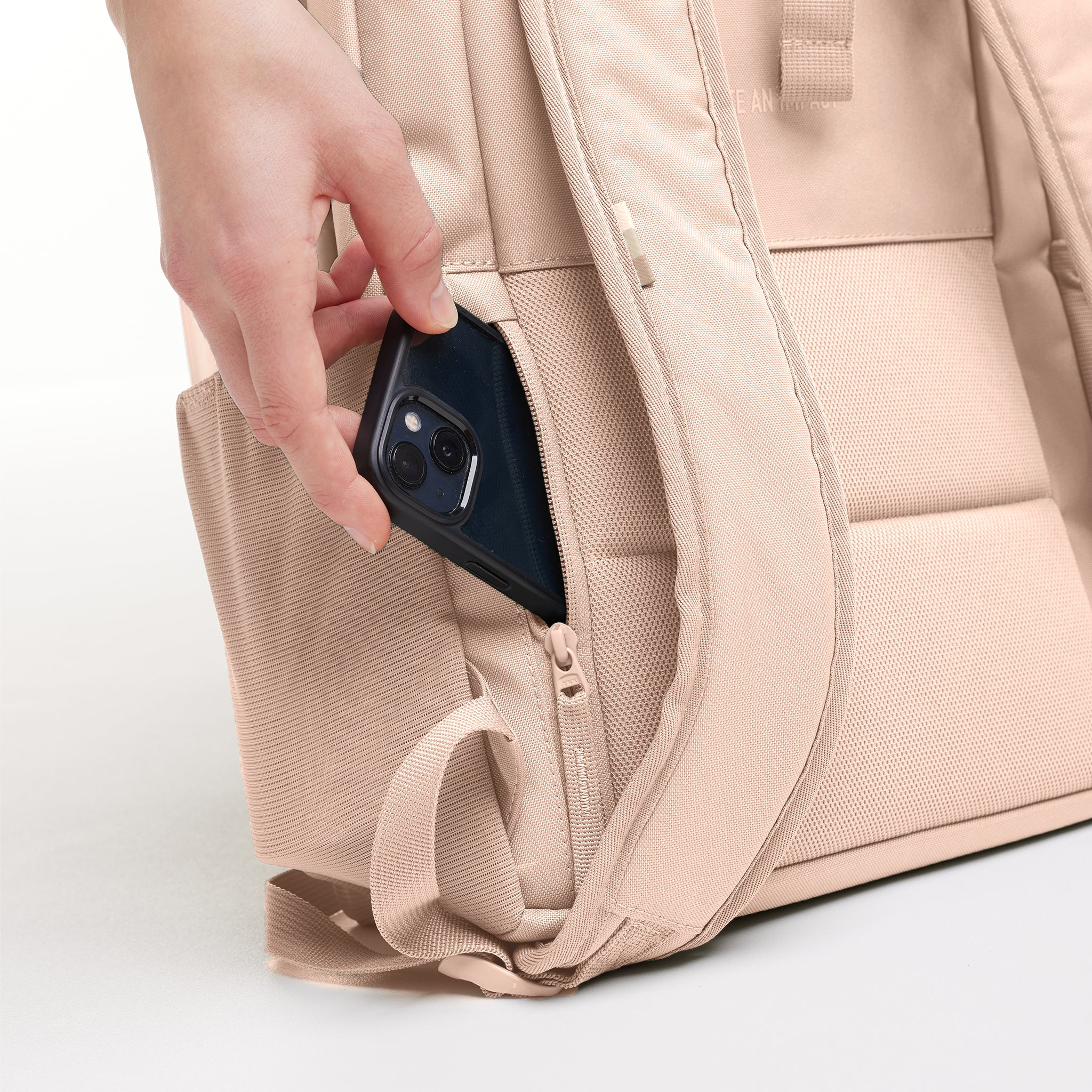 GOT BAG Daypack Loop Monochrome Pearl