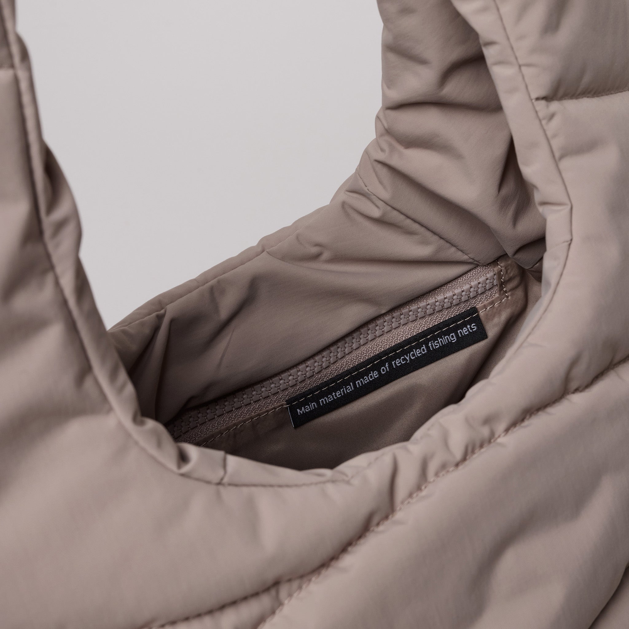 GOT BAG Wavy Puffer Shoulder Bag Oyster