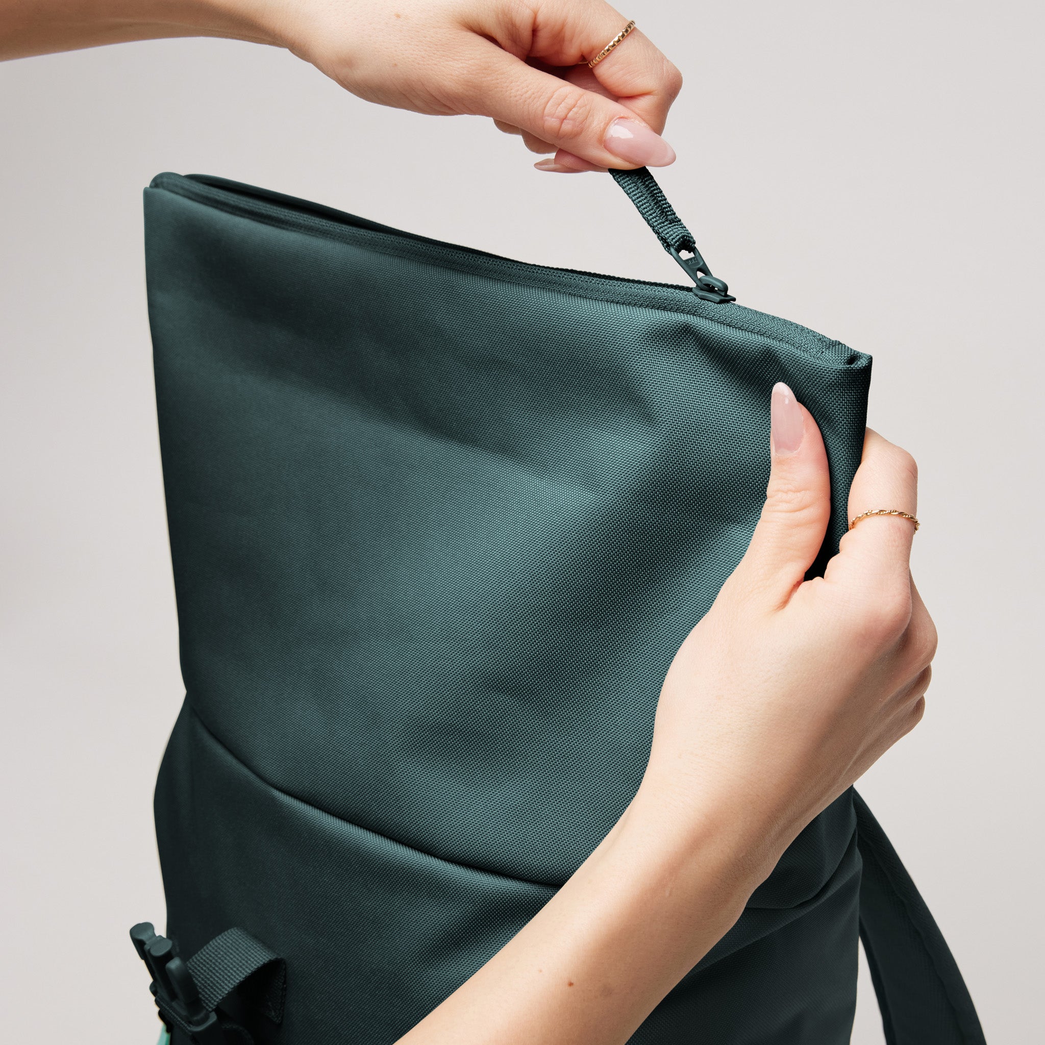 GOT BAG Rolltop Easy Small Monochrome Sea Teal