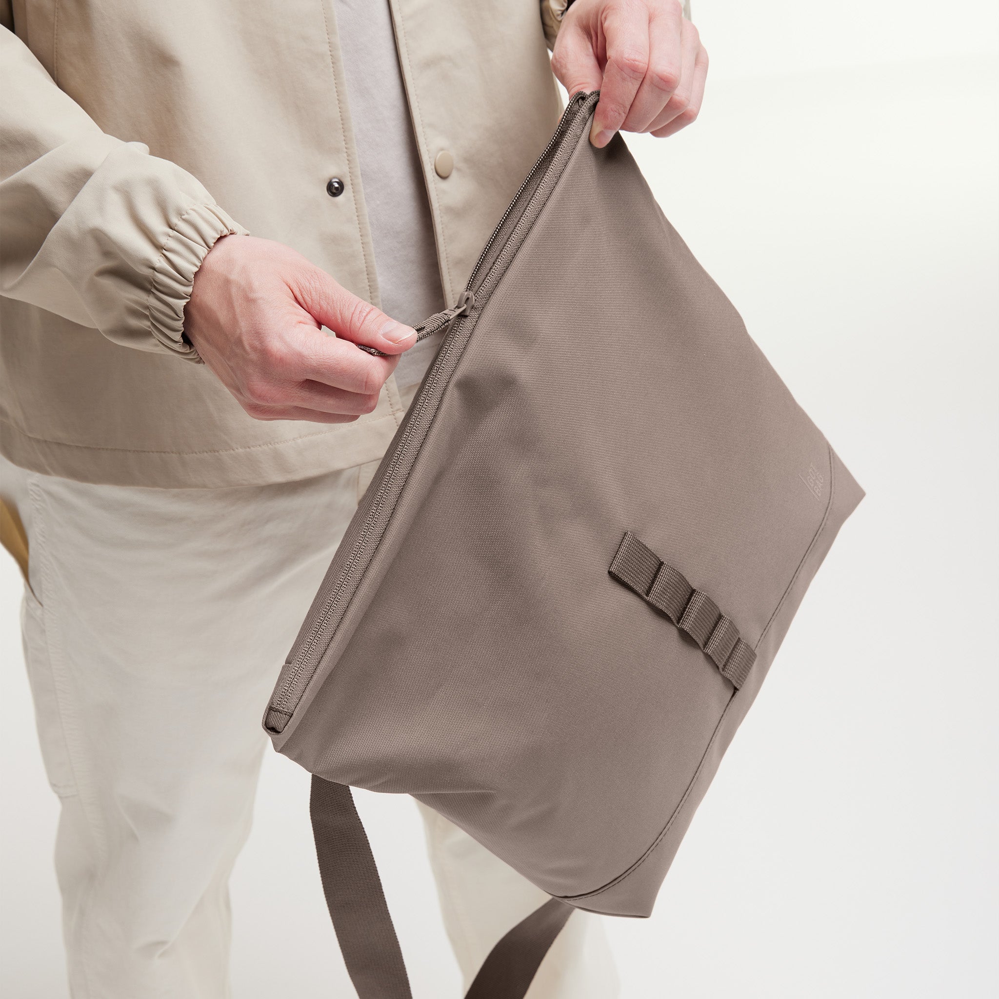 GOT BAG Messenger Bag Monochrome Oyster