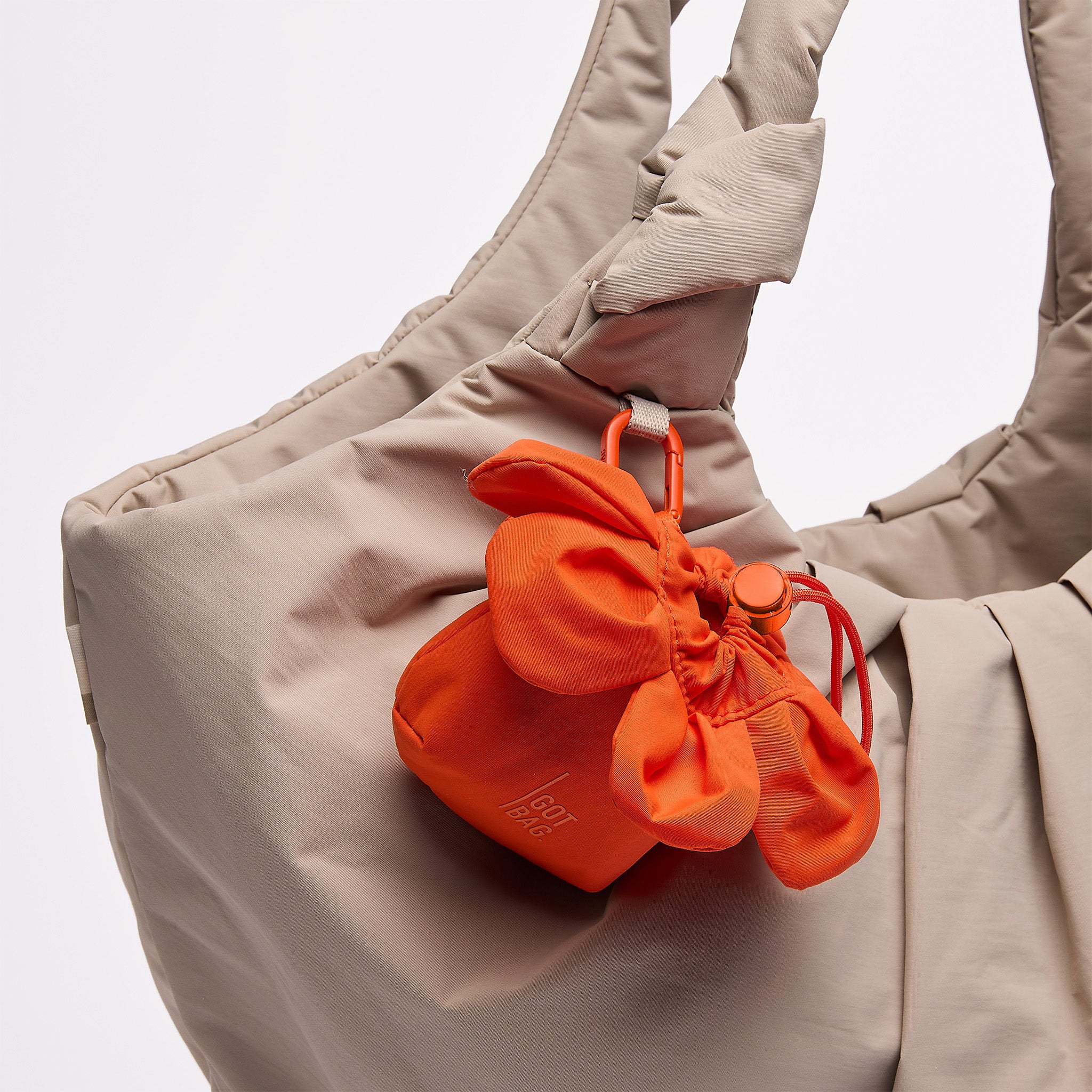 GOT BAG Anemone Charm Hot Coral